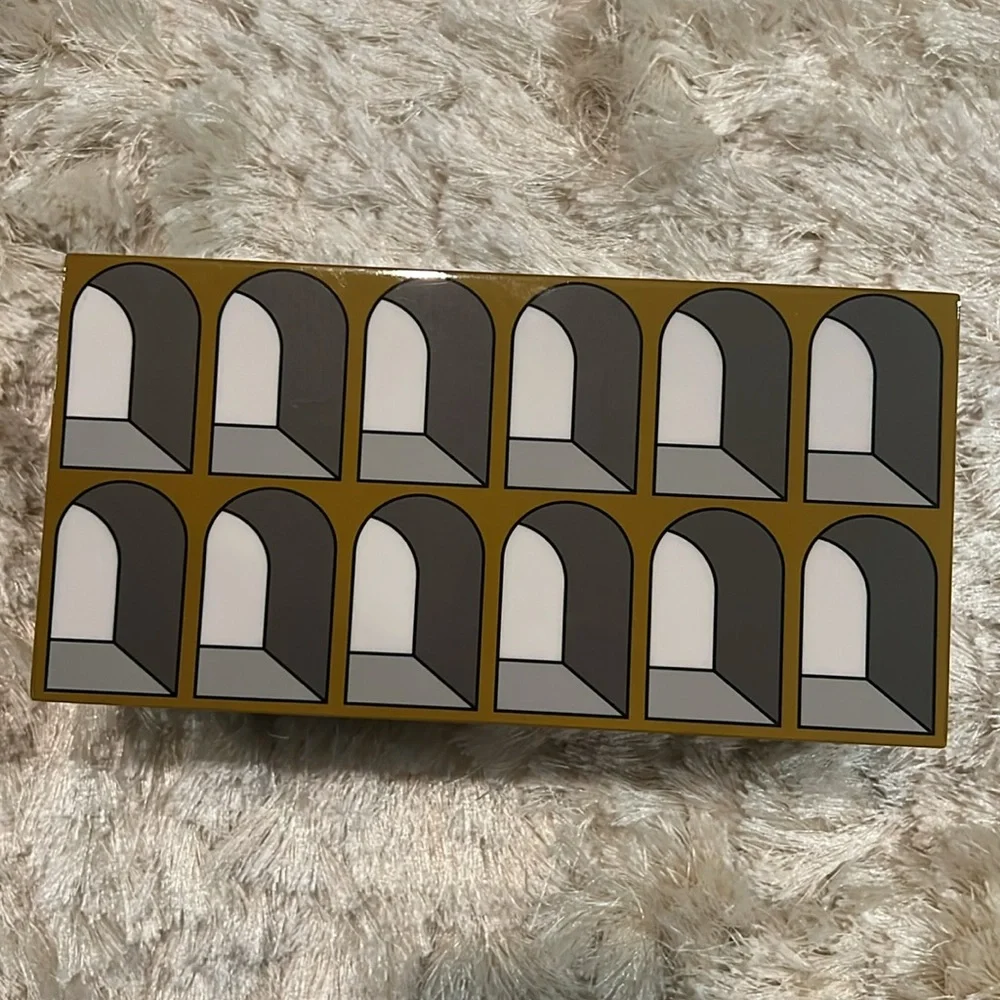 Jonathan Adler Lacquer Arcade Small Box in Gray/Yellow